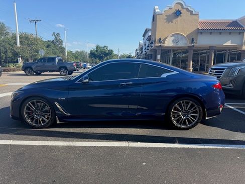 Used 2017 INFINITI Q60 Red Sport 400 RWD image 2