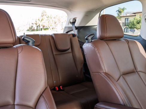 Used 2021 Subaru Ascent Touring w/ Popular Package #2 image 20