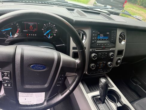 Used 2016 Ford Expedition XLT AWD/4WD image 11