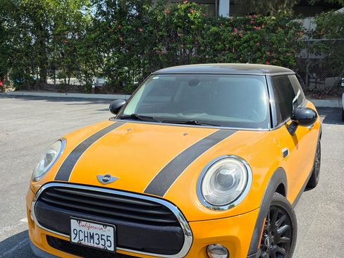 Used 2016 MINI Cooper 2-Door Hardtop image 4