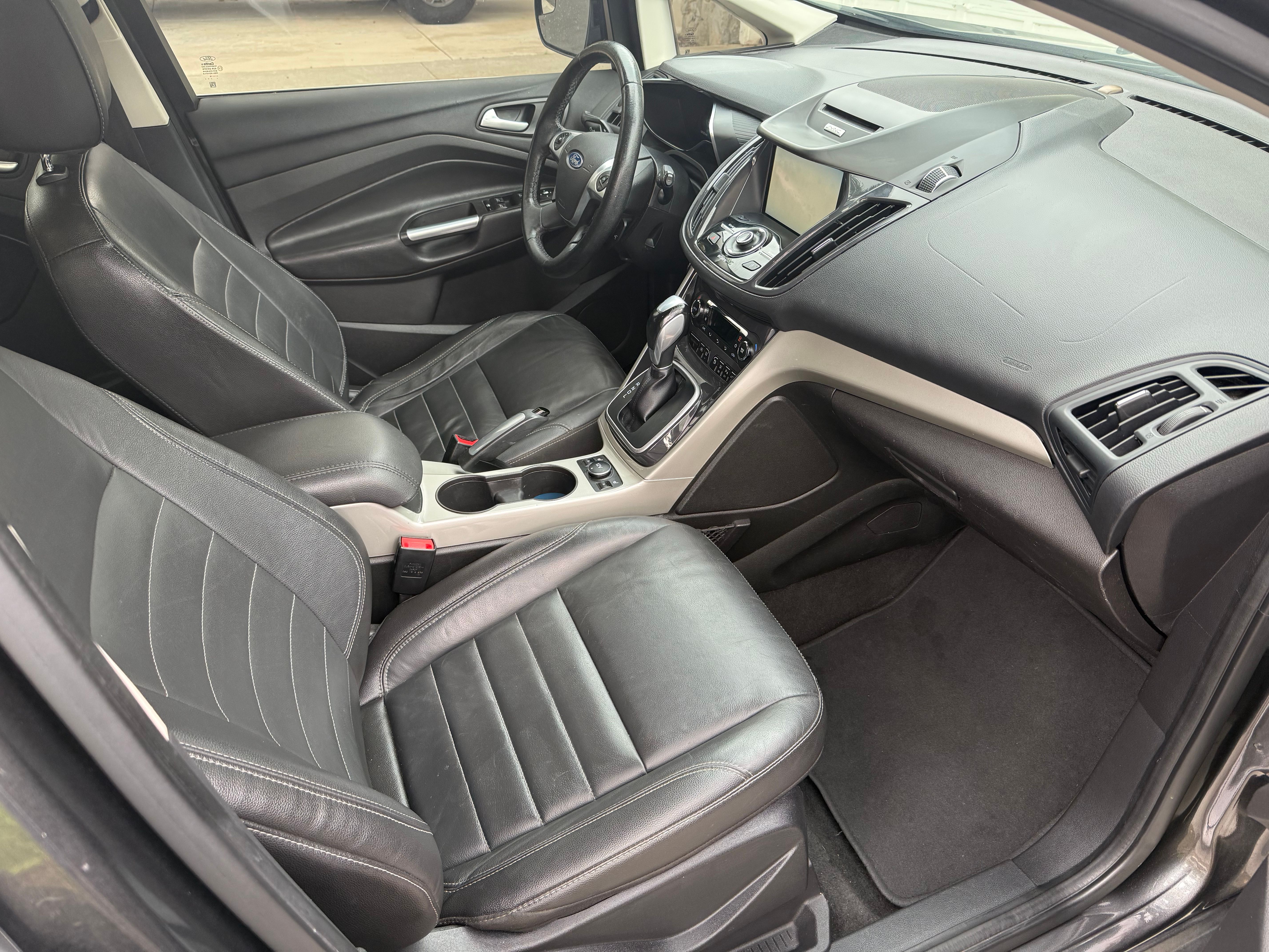 Used 2015 Ford C-MAX Energi SEL w/ Equipment Group 303A FWD image 18
