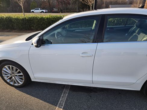 Used 2013 Volkswagen Jetta SEL image 4