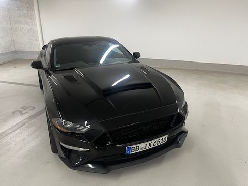 Used 2018 Ford Mustang GT w/ Black Accent Pkg image 8