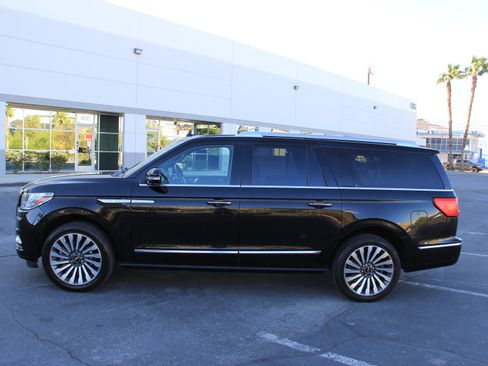 Used 2021 Lincoln Navigator L Reserve image 12