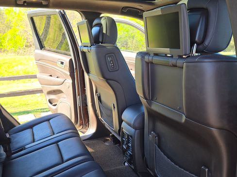 Used 2015 Jeep Grand Cherokee Summit image 10