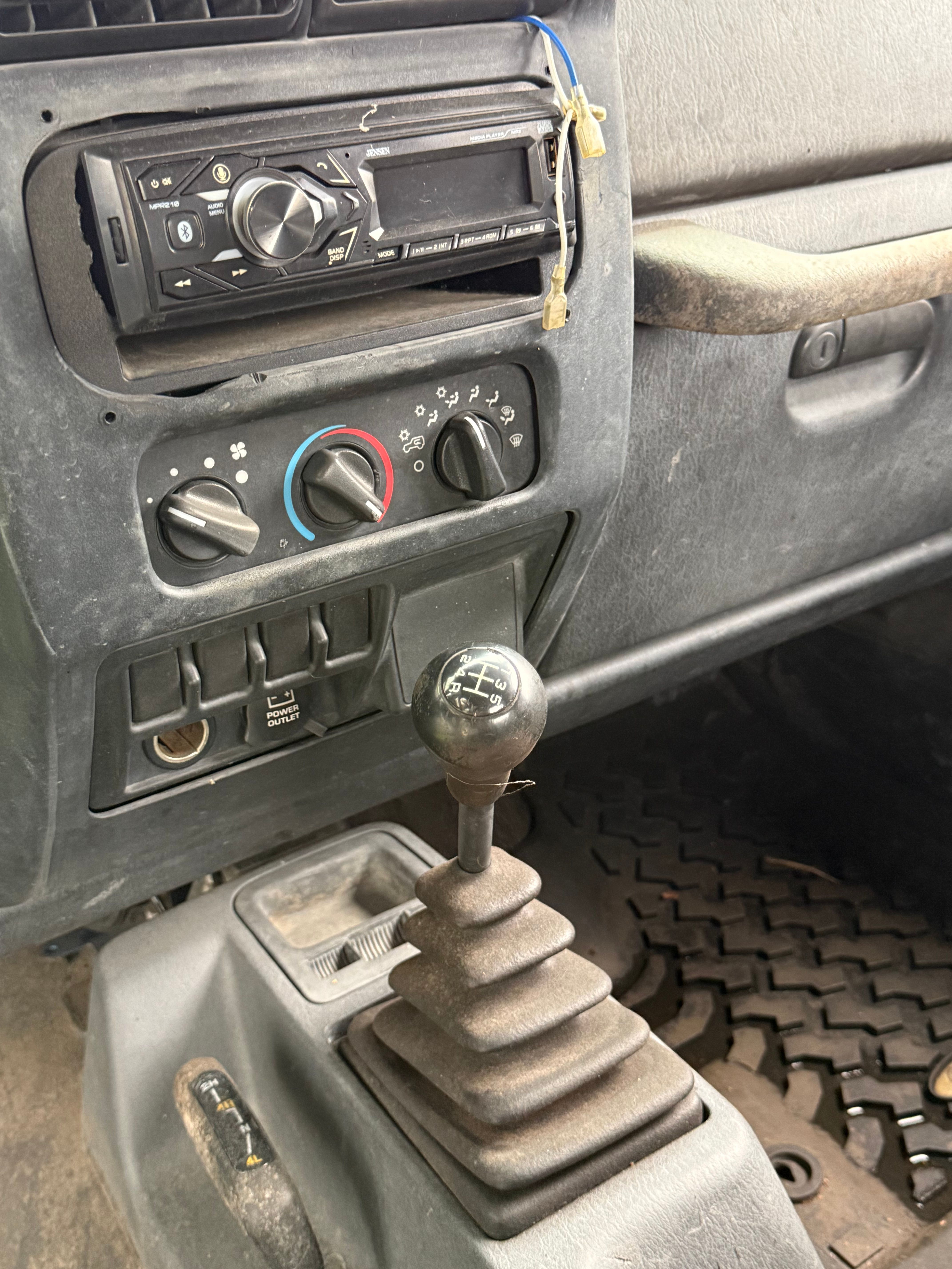 Used 2003 Jeep Wrangler X AWD/4WD image 13