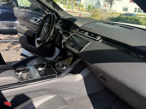 Used 2019 Land Rover Range Rover Velar S AWD/4WD image 18