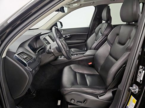 Used 2020 Volvo XC90 T6 Momentum image 4