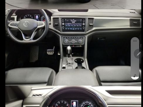 Used 2021 Volkswagen Atlas Cross Sport SE w/ Panoramic Sunroof Package image 5