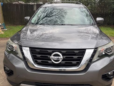Used 2017 Nissan Pathfinder SV image 7