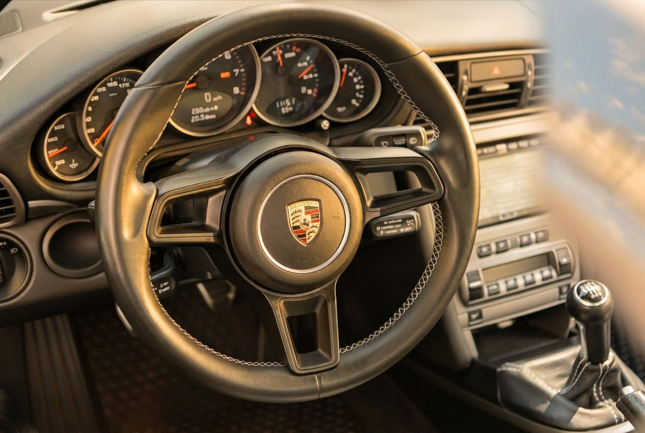 Used 2005 Porsche 911 Carrera RWD image 19