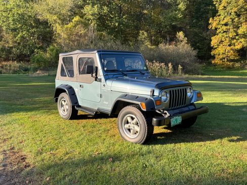 Used 1997 Jeep Wrangler Sport image 2