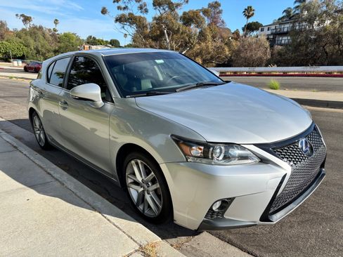 Used 2014 Lexus CT 200h FWD image 6