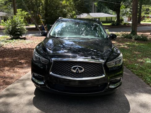 Used 2017 INFINITI QX60 Luxe w/ Premium Plus Package AWD/4WD image 2
