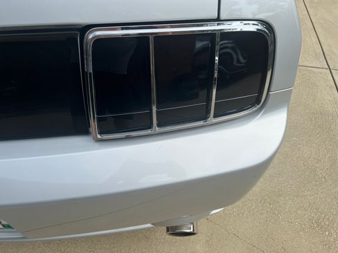 Used 2006 Ford Mustang GT Premium image 16