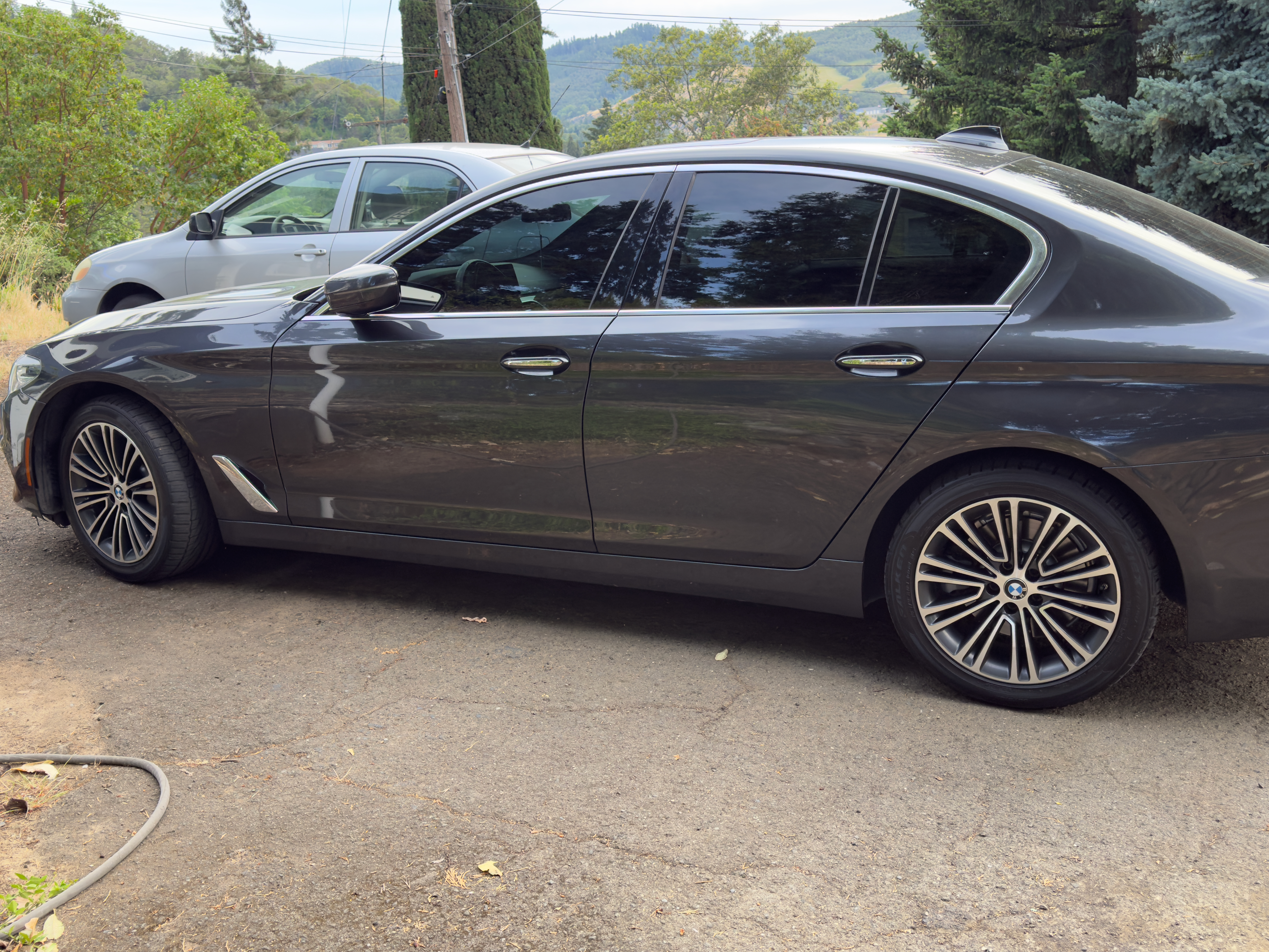 Used 2018 BMW 530i RWD image 2