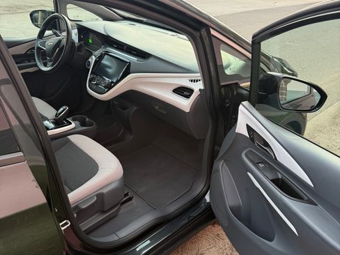 Used 2021 Chevrolet Bolt LT image 12