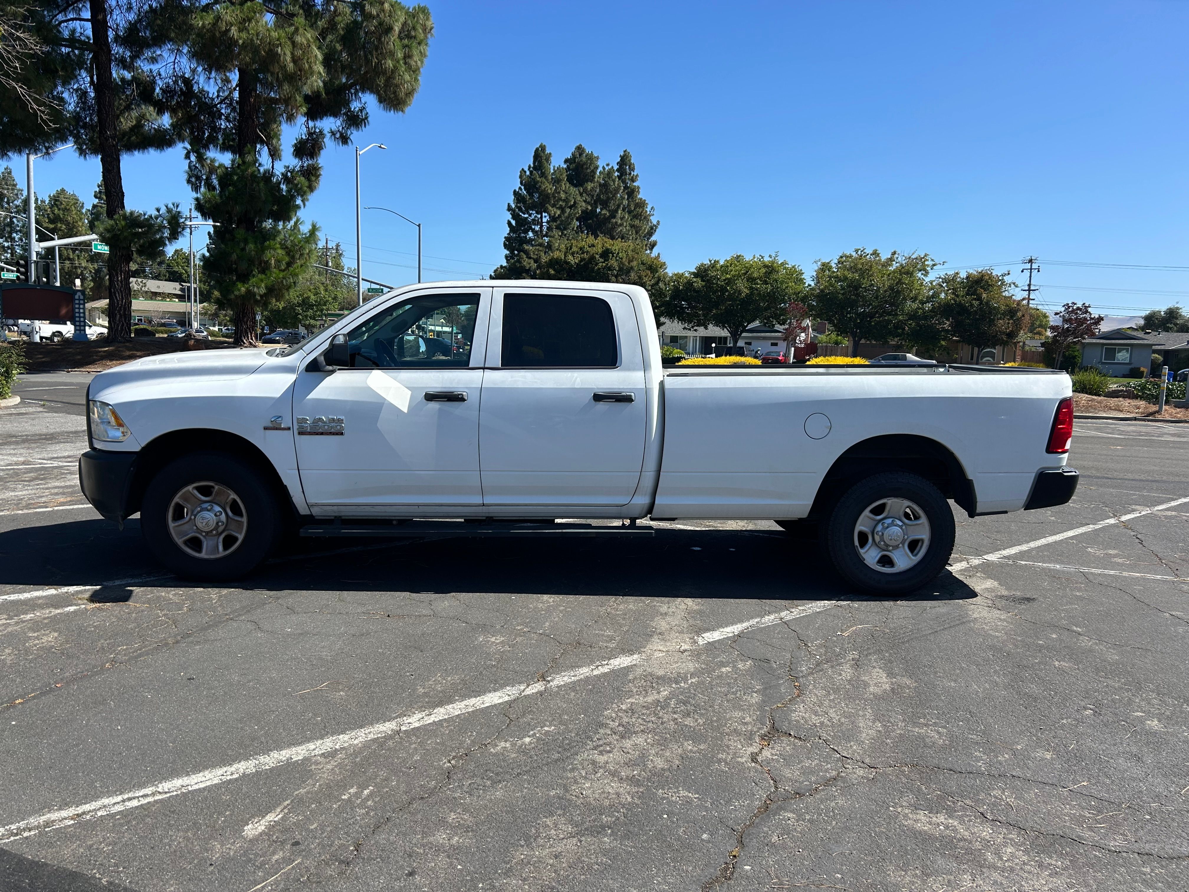 Used 2014 RAM 3500 Tradesman RWD image 1