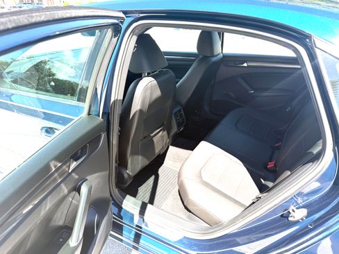 Used 2021 Volkswagen Passat 2.0T R-Line image 13