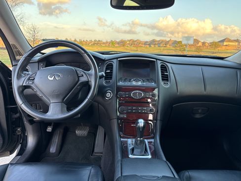 Used 2014 INFINITI QX50 Journey w/ Premium Package image 16