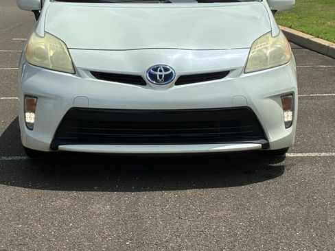 Used 2012 Toyota Prius Four w/ Deluxe Solar Roof Pkg FWD image 4