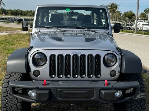 Used 2013 Jeep Wrangler Rubicon AWD/4WD image 4