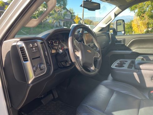 Used 2015 Chevrolet Silverado 2500 LT w/ LT Convenience Package image 7