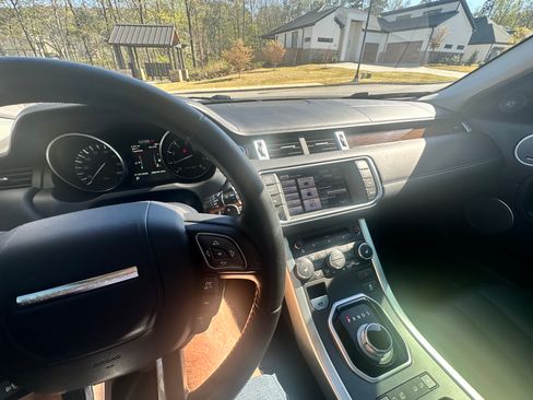 Used 2012 Land Rover Range Rover Evoque Prestige image 29