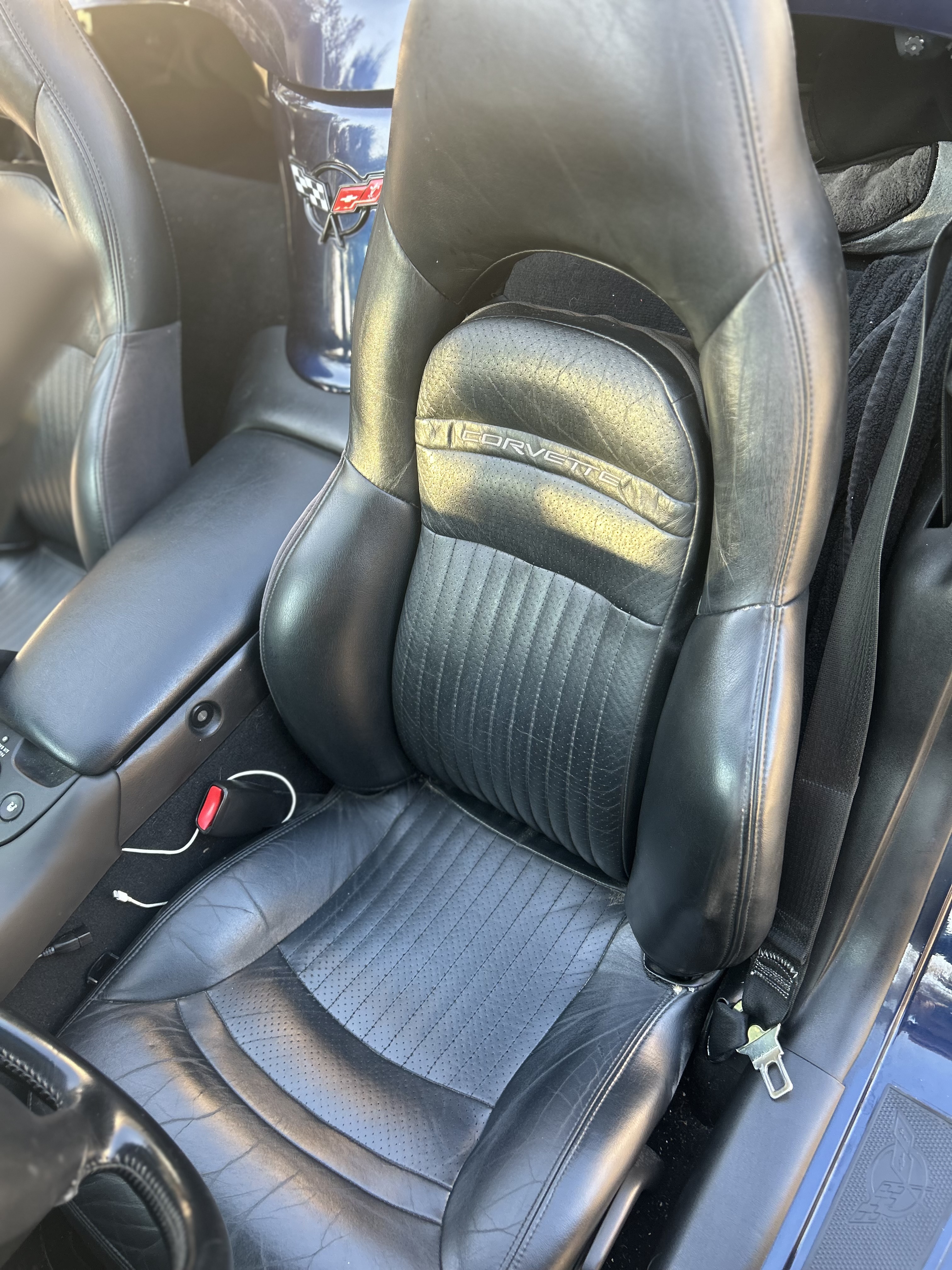 Used 2000 Chevrolet Corvette Convertible w/ Memory Pkg RWD image 9