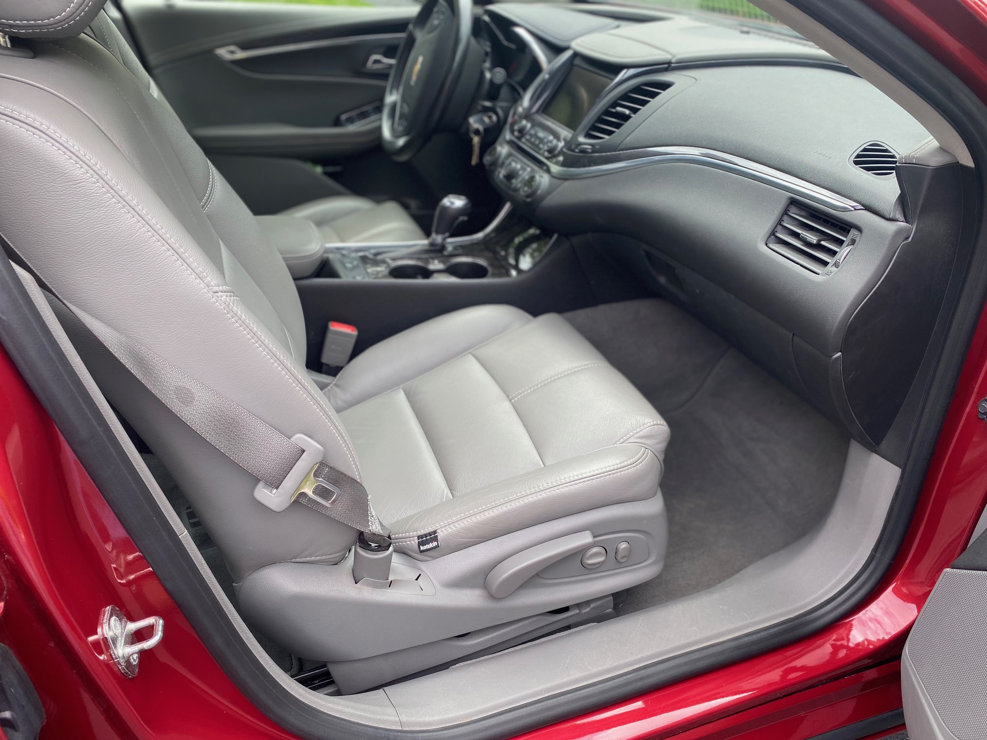 Used 2015 Chevrolet Impala LT w/ Convenience Package FWD image 11