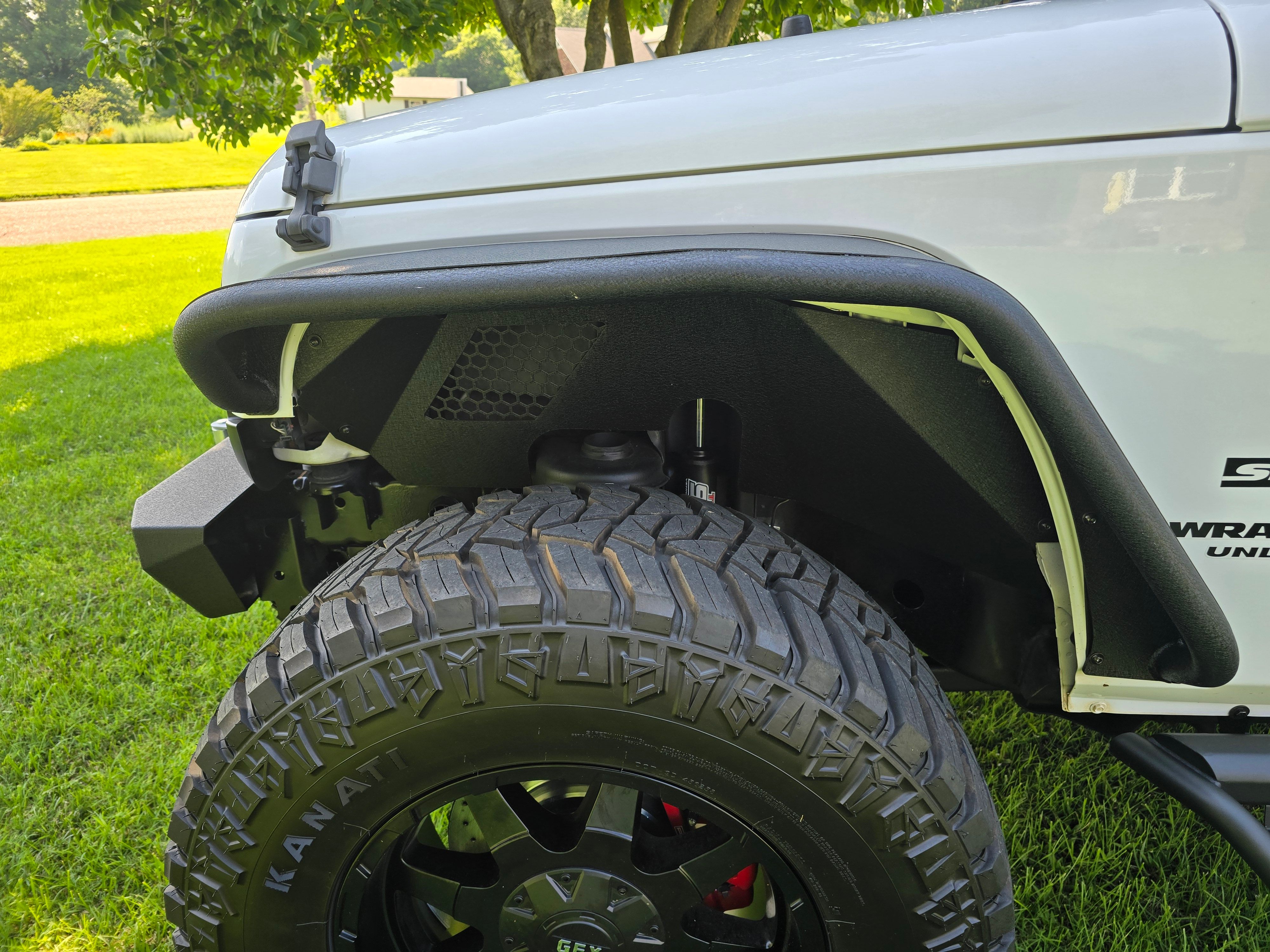 Used 2015 Jeep Wrangler Unlimited Sport w/ Connectivity Group AWD/4WD image 2
