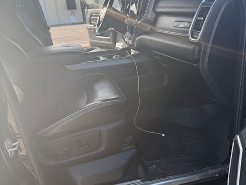 Used 2020 RAM 2500 Laramie w/ Night Edition AWD/4WD image 11