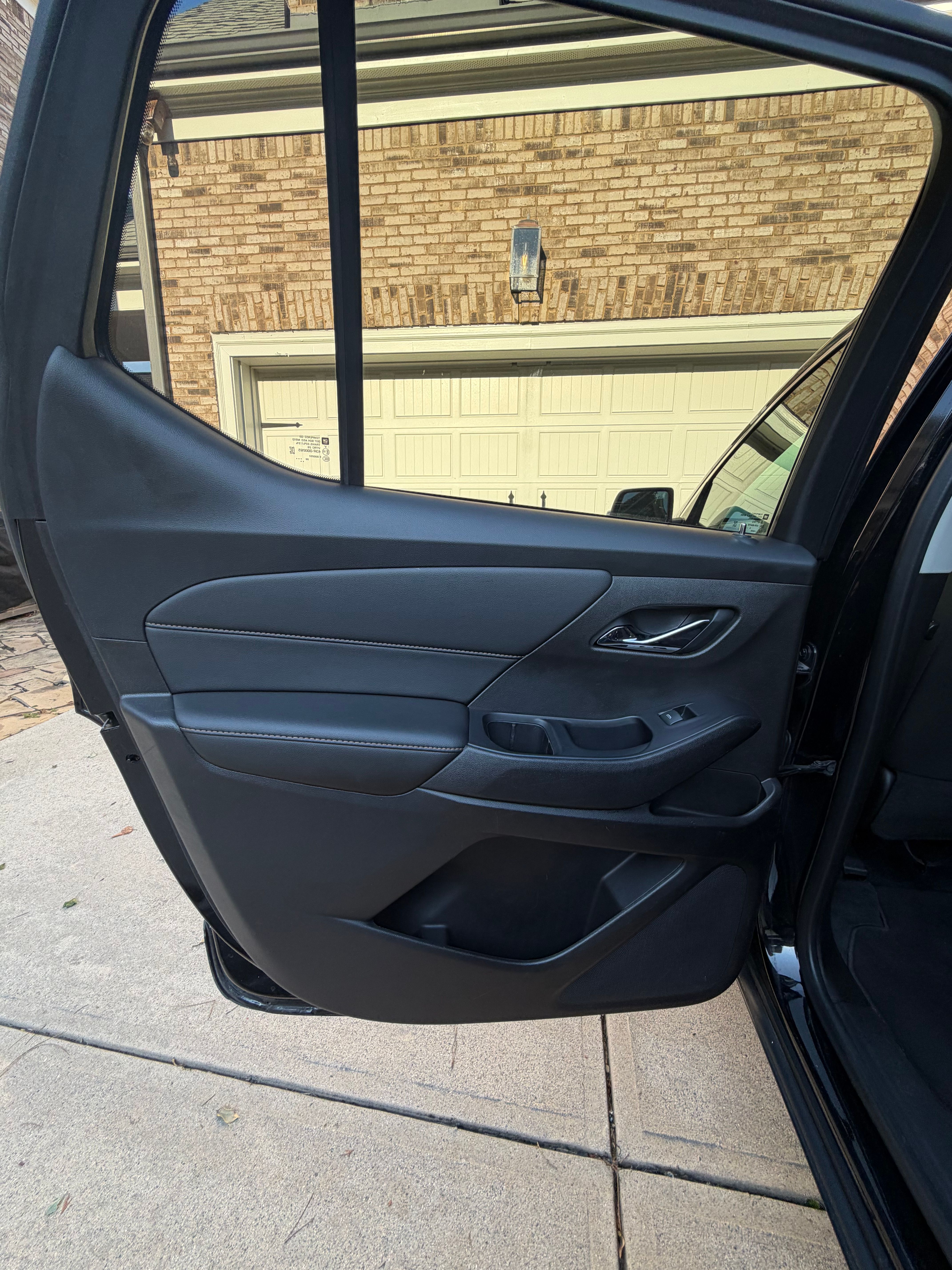 Used 2021 Chevrolet Traverse LT FWD image 17