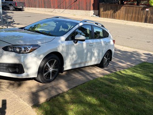 Used 2021 Subaru Impreza 2.0i Premium image 3
