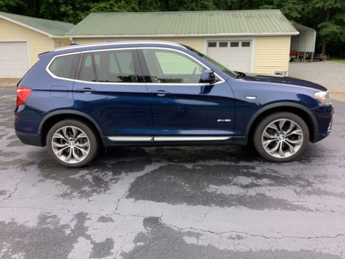 Used 2017 BMW X3 sDrive28i RWD image 2