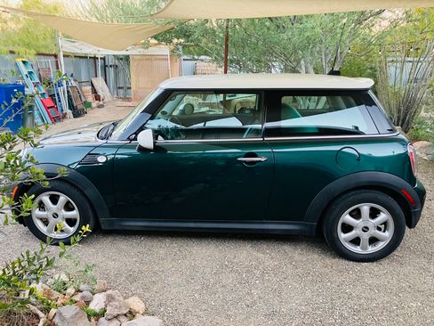 Used 2010 MINI Cooper Hardtop image 14