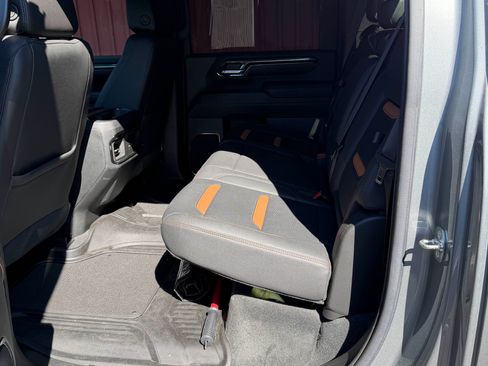 Used 2024 GMC Sierra 2500 AT4 w/ Technology Package image 8