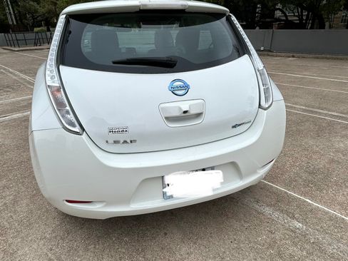 Used 2015 Nissan Leaf SL w/ Premium Package image 2