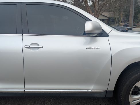 Used 2012 Toyota Highlander Limited w/ Tow Pkg image 10