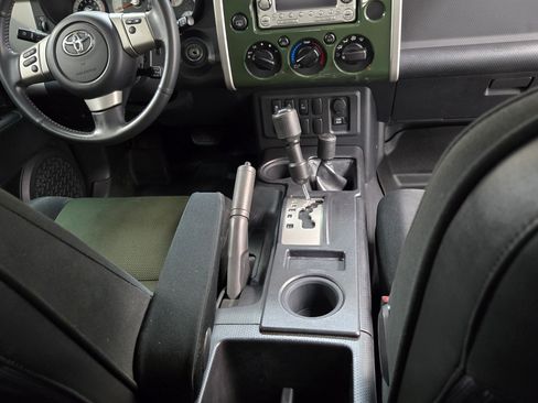 Used 2011 Toyota FJ Cruiser 4WD w/ Trail Teams Special Edition image 4