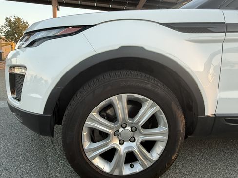 Used 2018 Land Rover Range Rover Evoque SE Premium AWD/4WD image 14