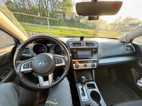 Used 2017 Subaru Outback 2.5i Premium image 19
