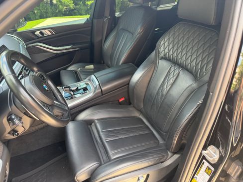 Used 2019 BMW X5 xDrive50i w/ M Sport Package AWD/4WD image 12