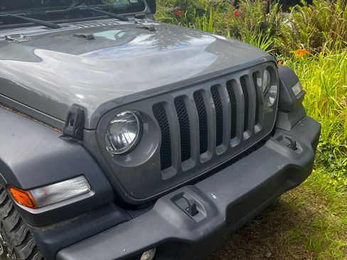 Used 2019 Jeep Wrangler Sport AWD/4WD image 12