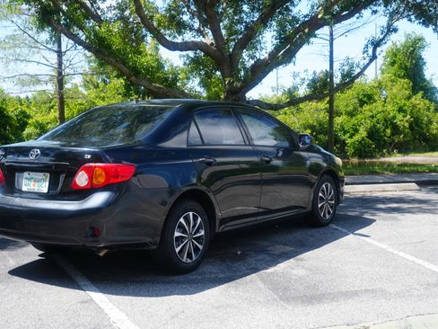 Used 2010 Toyota Corolla LE image 12