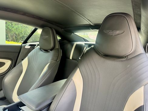 Used 2019 Aston Martin DB11 Coupe image 9