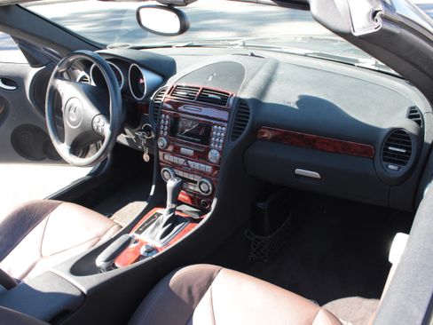 Used 2005 Mercedes-Benz SLK 350 image 11