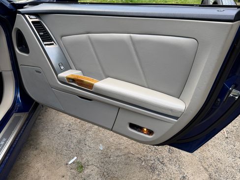 Used 2006 Cadillac XLR RWD image 18