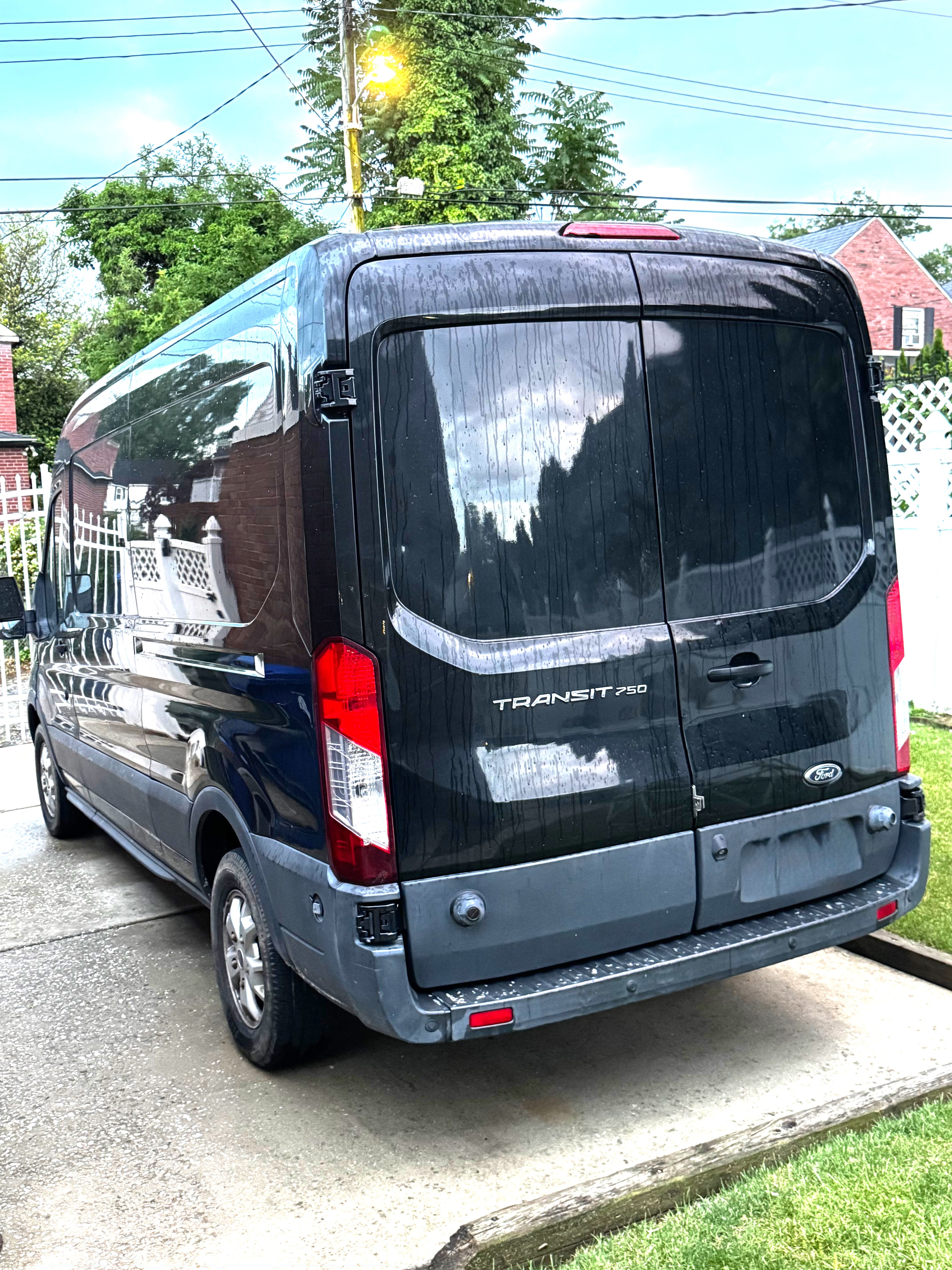 Used 2015 Ford Transit 250 148 Medium Roof RWD image 9