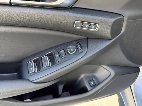 Used 2022 Honda Accord Touring image 10